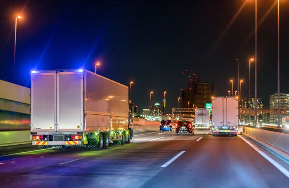 プロによる深夜帯の運送から定期便のご依頼まで幅広く対応 | 拠点を置く栃木で軽貨物運送を行う赤帽ケイティ商会